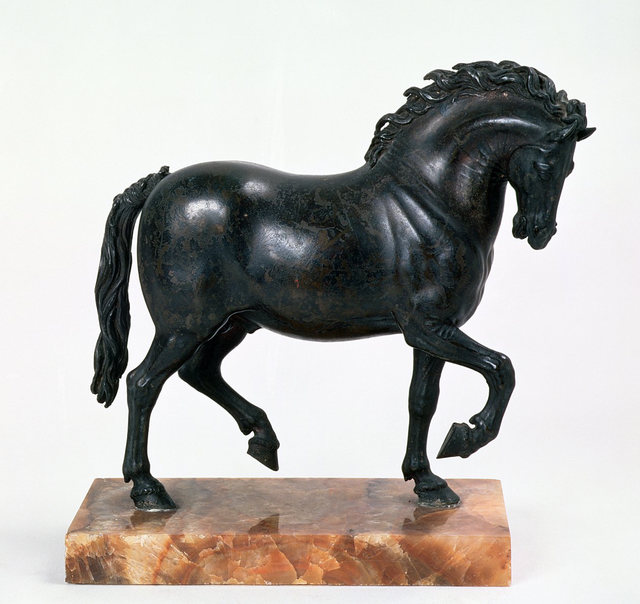 Kráčející kůň (bronz) od Giambologna