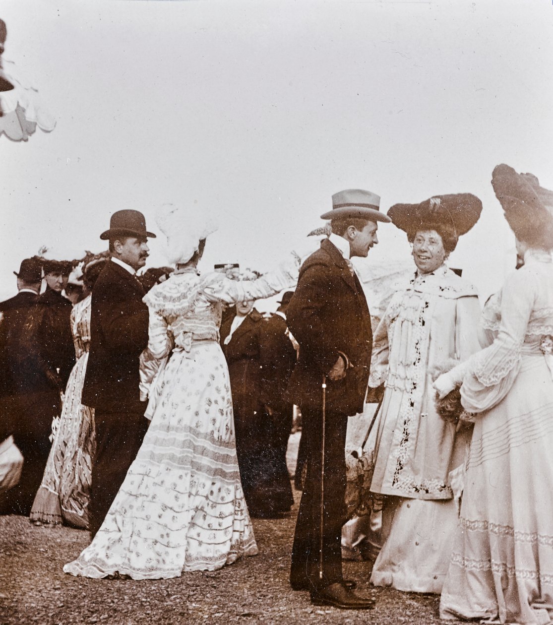 Elegantní lidé na galopu běželi, Cascine Park, Florencie od Giorgio Enrico (attr.to) Levi