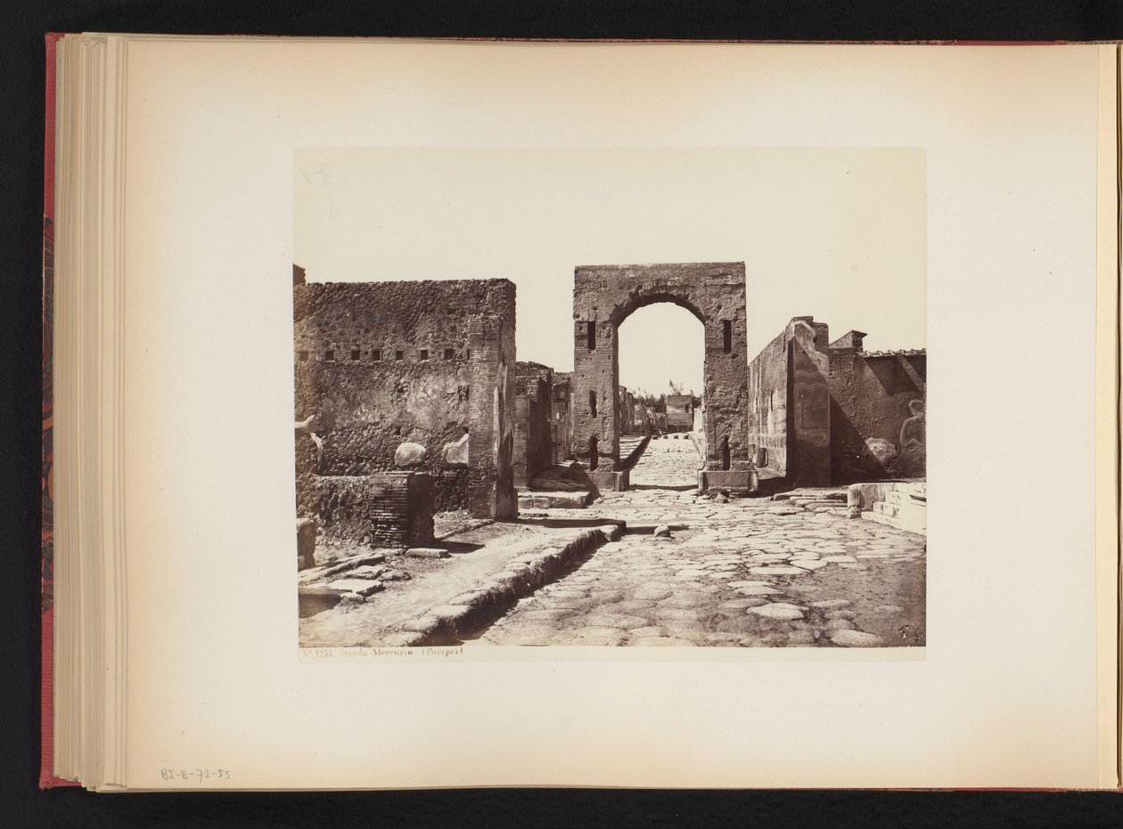 Pohled na Strada Mercurio v Pompejích, Itálie Strada Mercury. (Pompeje) (název na objektu) od Giorgio Sommer (attributed to)