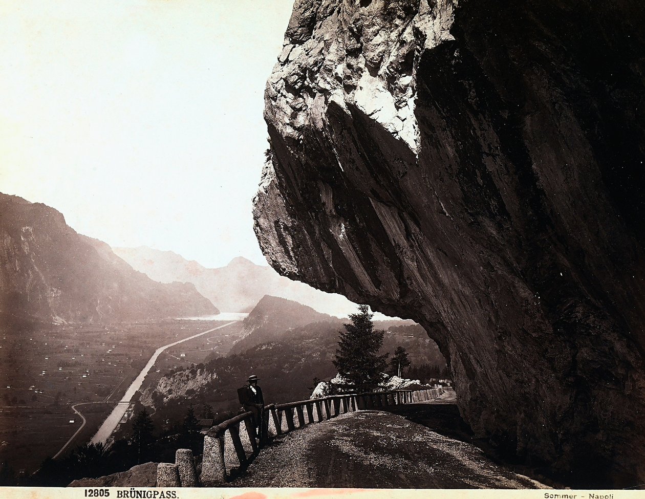 Silnice v pohoří Brünigpass ve Švýcarsku od Giorgio Sommer