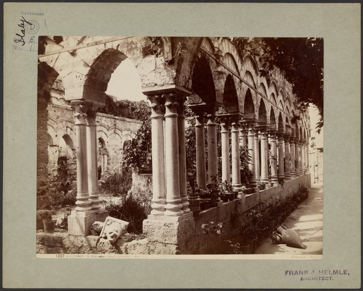 Palermo. S. Giovanni degli Eremati, křížová chodba od Giorgio Sommer