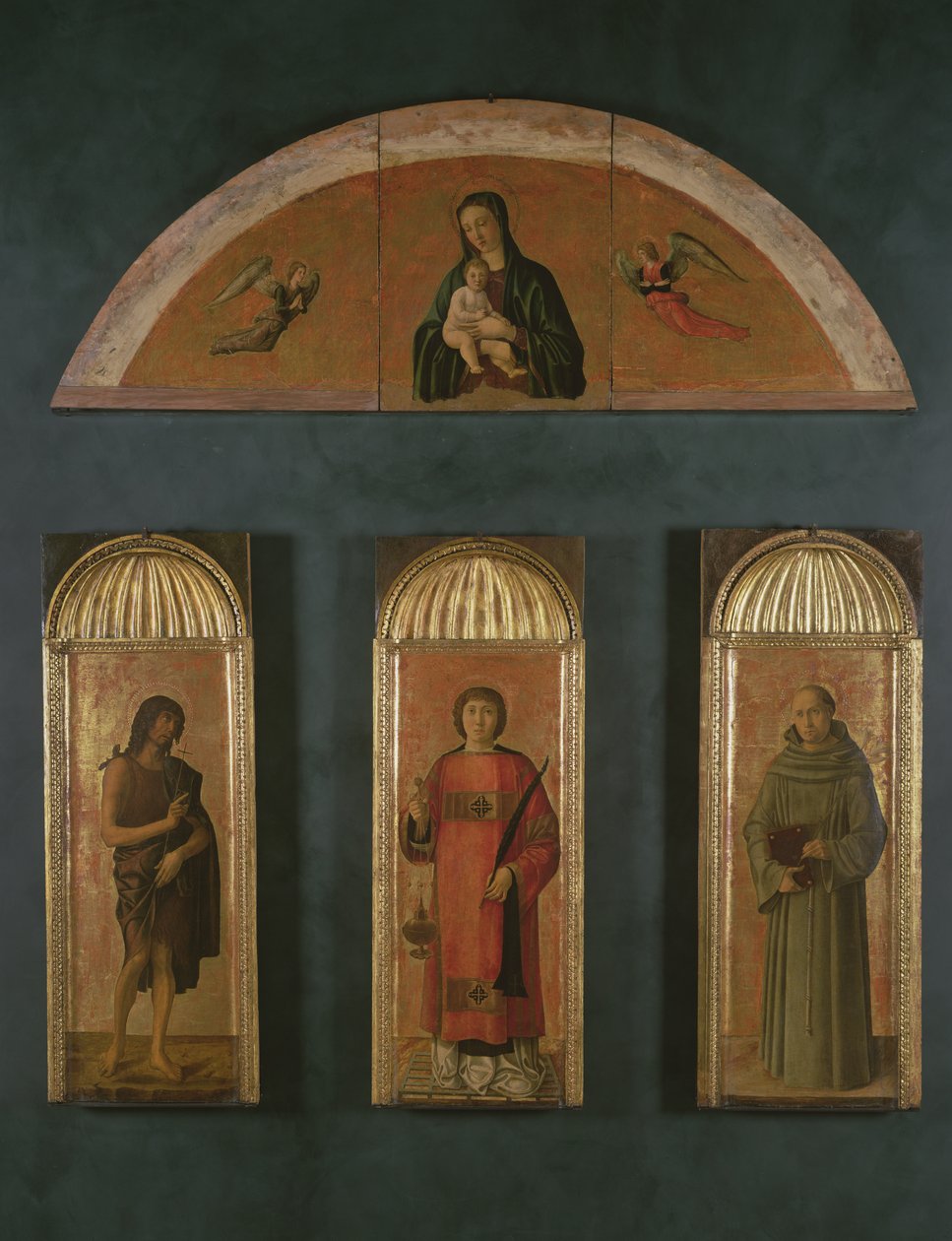 Svatý Vavřinec mezi Janem Křtitelem a sv. Antonínem Paduánským, v lunetě Madona s dítětem s anděly (tempera a plátkové zlato na desce) od Giovanni Bellini