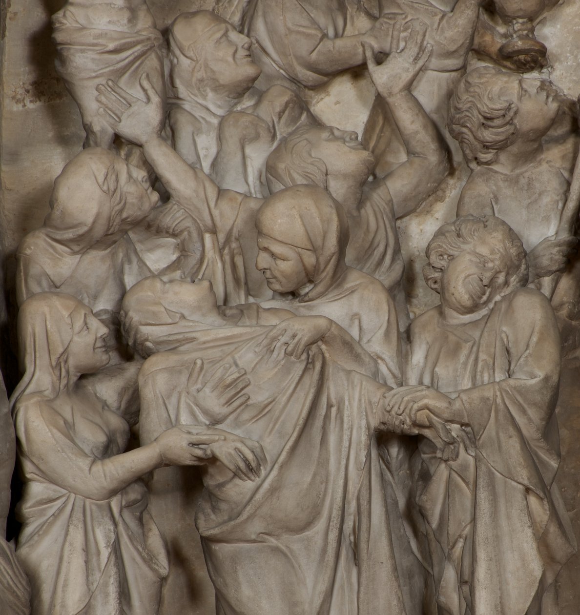 Detail Ukřižování, na kazatelně v kostele SantAndrea. c.1298-1301 mramor od Giovanni Pisano