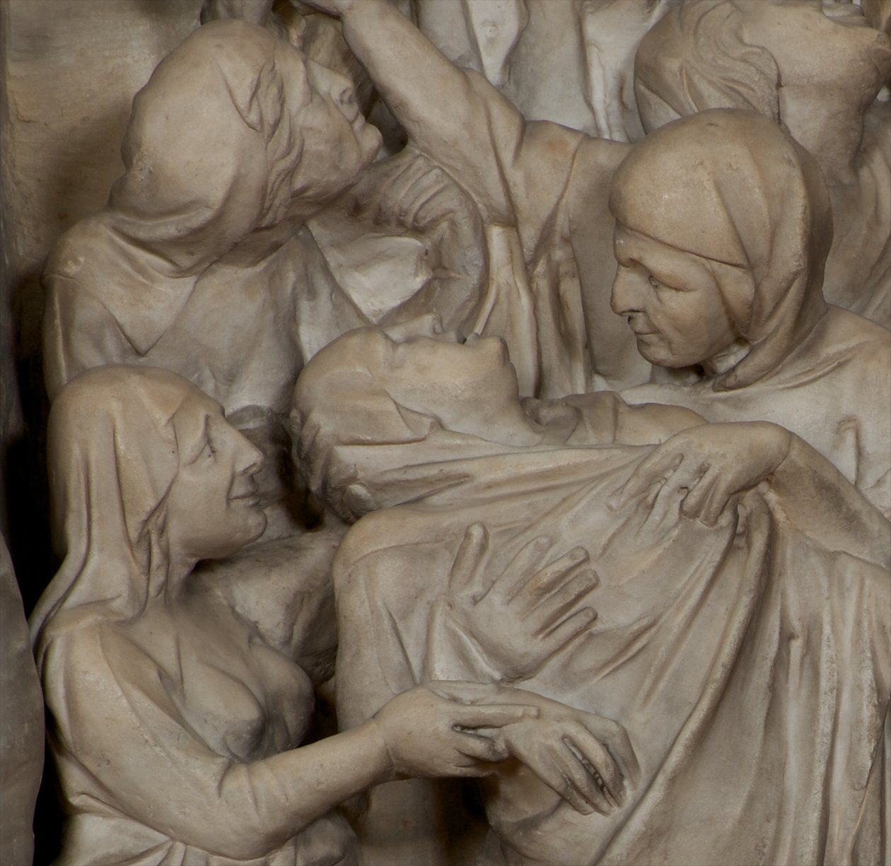 Detail Ukřižování, na kazatelně v kostele SantAndrea. c.1298-1301 mramor od Giovanni Pisano