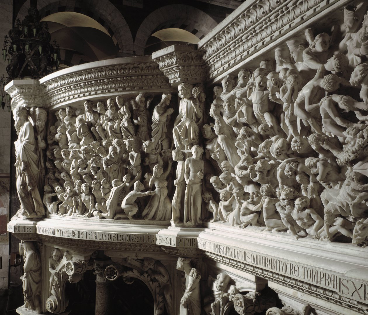 Detail židle realizovaný Giovanni Pisano (1248-1314): Kristus soudce mezi vyvolenými a zatracenými (Detail reliéfů mramorové kazatelny, Kristus mezi vyvolenými a zatracenými dušemi) 1302-1311 Cathedrale of Pisa (Duomo di Pisa), Itálie od Giovanni Pisano