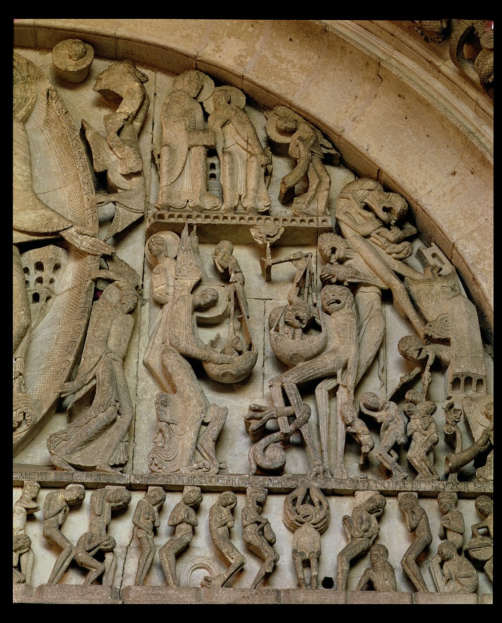 Západní portál, detail Posledního soudu, pravá strana zobrazující vážení duší, cca 1130-5 vápenec od Gislebertus