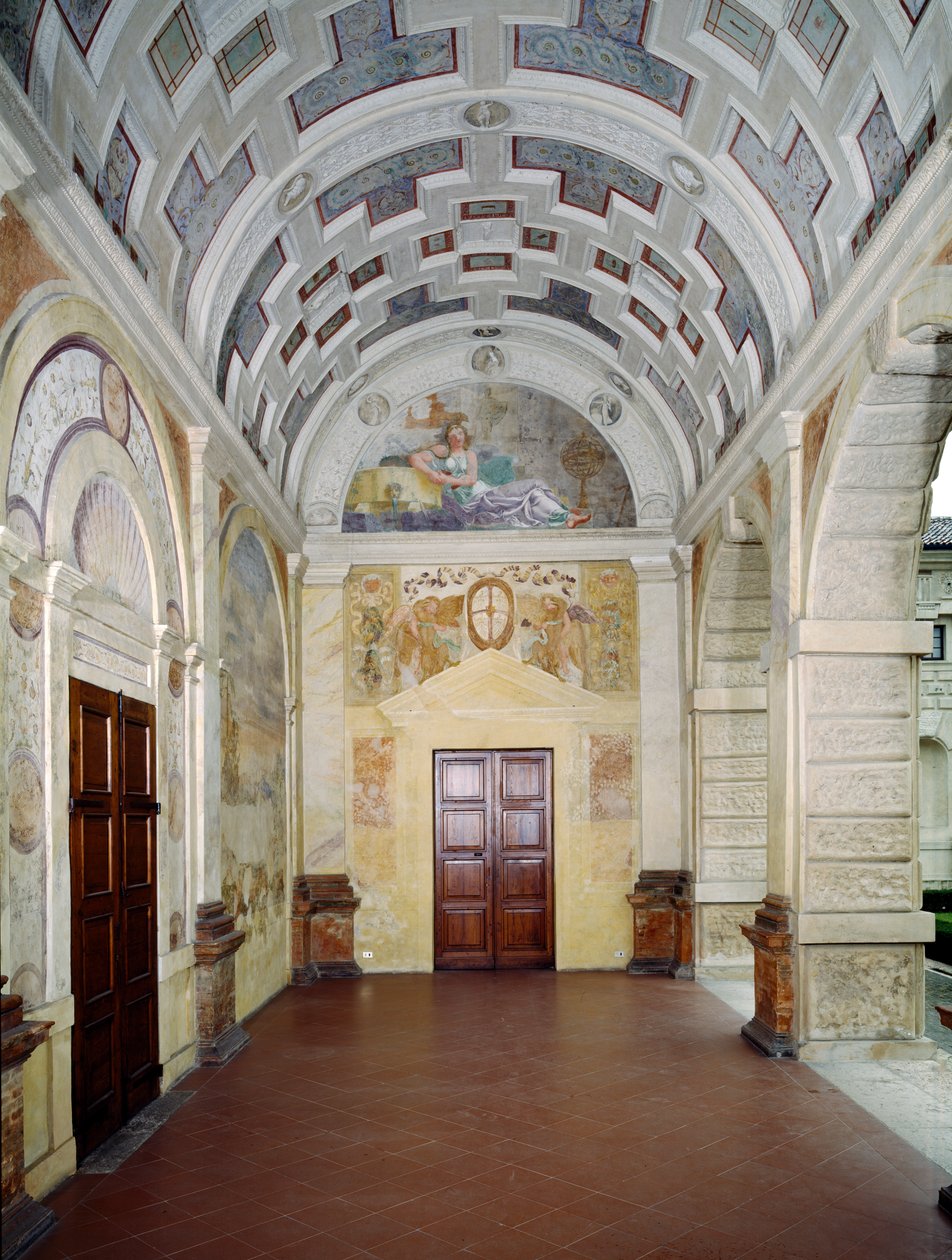 Loggia delle Muse s kazetovým stropem a lunetou s freskou Castalie, vodní nymfy z věšteckého pramene na Parnasu, kolem roku 1528. od Giulio Romano
