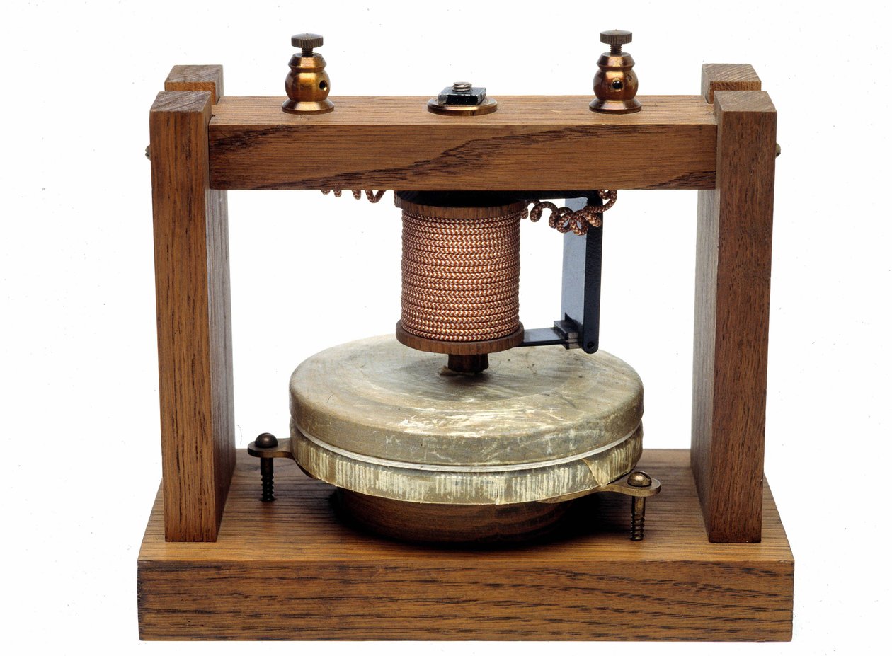 Telefon Grahama Bella použitý pro první experimenty v roce 1875. od Graham Bell