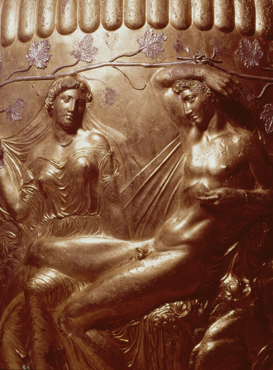 Detail Dherveni Krater zobrazující Dionýsia a Ariadnu zlacený bronz od Greek