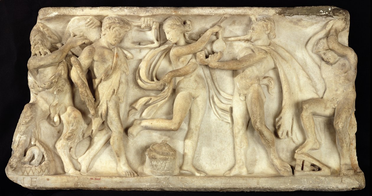 Fragment sarkofágu zobrazující satyry a maenadu od Greek