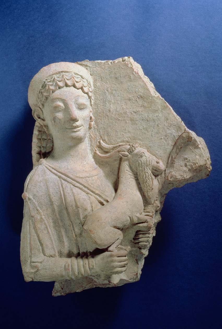 Reliéf ženy držící kozu, archaické období, cca 500 př. n. l. (terakota) od Greek