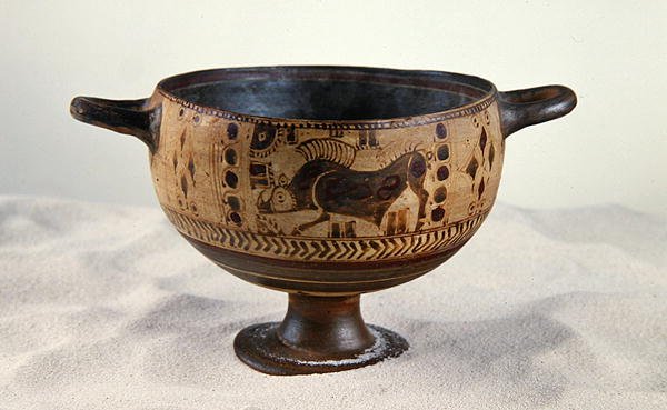 Černofigurový kotyle, cca 600-500 př. n. l. (keramika) (viz také 307544 a 307545) od Greek