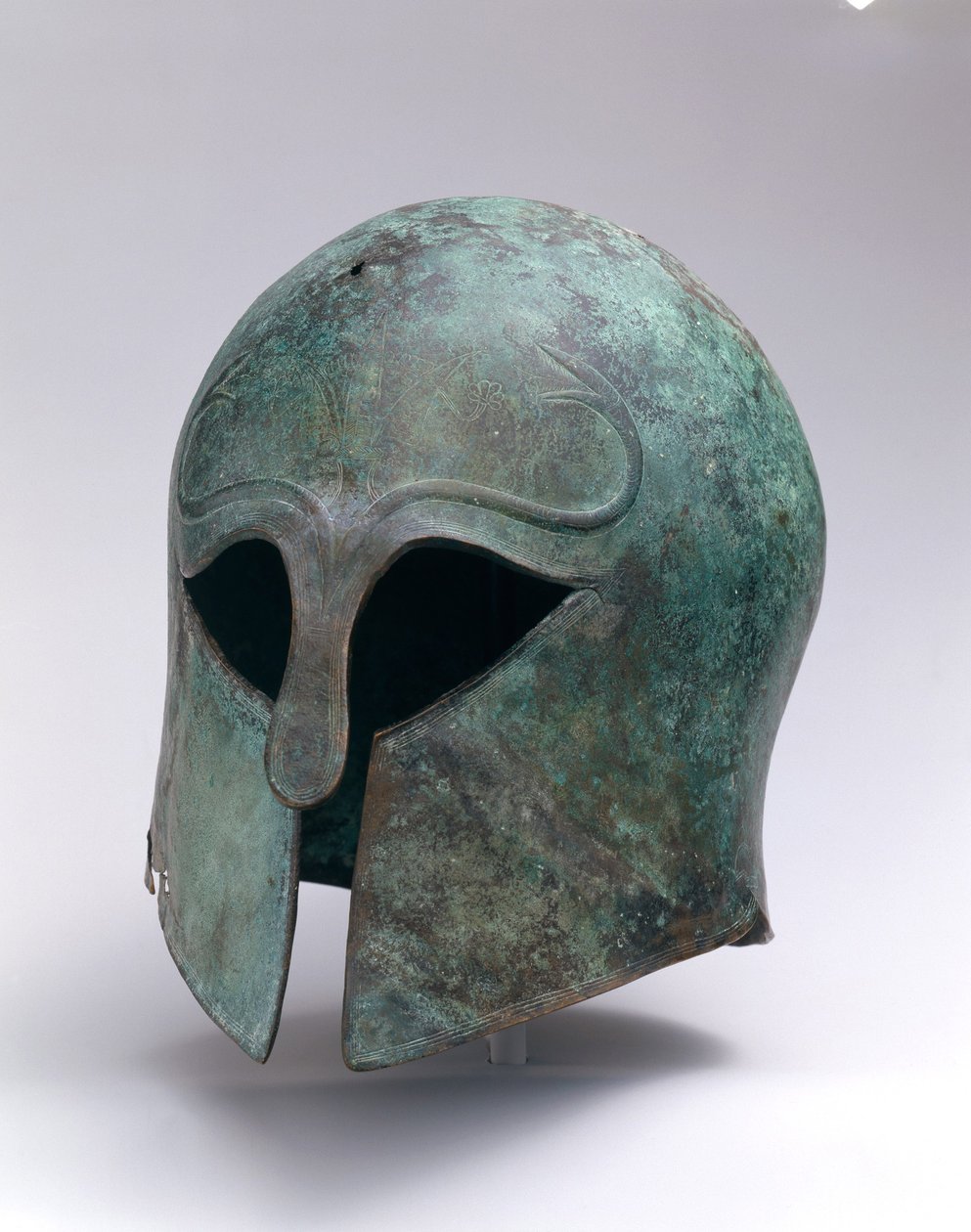 Bronzová archaická přilba korintského typu, cca 600-575 př.nl (bronzová) od Greek