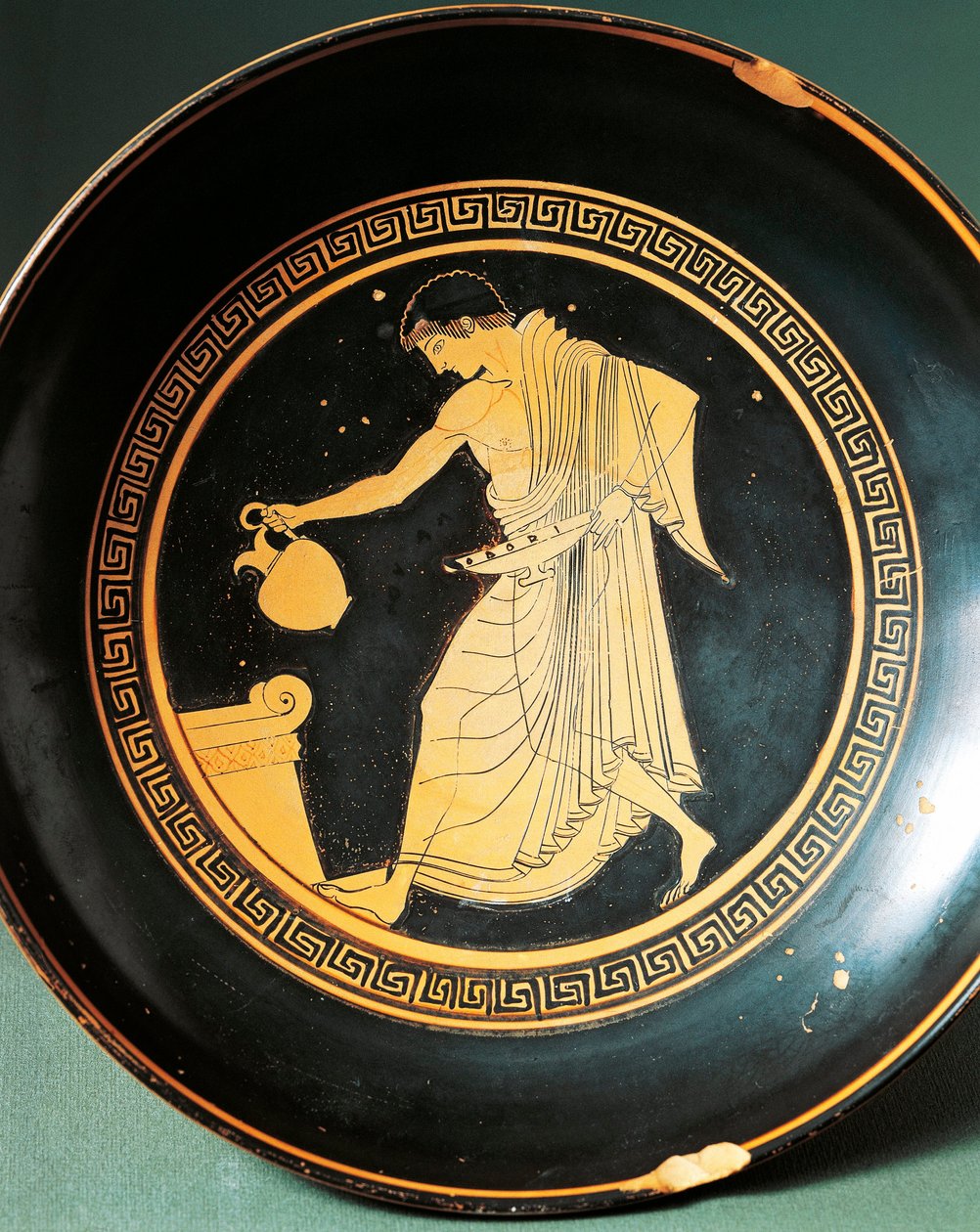 Kylix od Douris zobrazující mládí u oltáře, 6. století před naším letopočtem (keramika) od Greek