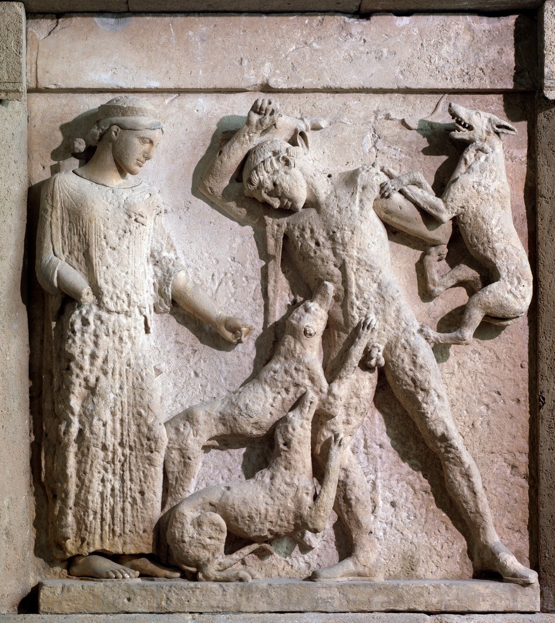 Magna graecia: metopa s Artemis a Actaeon, kamenný reliéf, 5. století př.n.l. od Greek