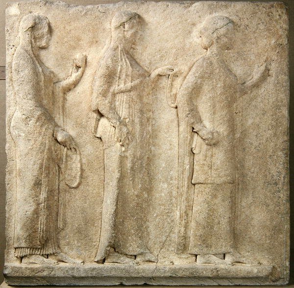 Tři grácie, reliéf z pasáže Theores, Thasos, asi 470 př. n. l. (mramor) od Greek