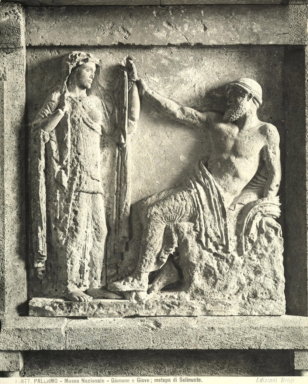 Zeus a Héra, metopa z chrámu E v Selinunte na Sicílii (mramor) (černobílá fotografie) od Greek