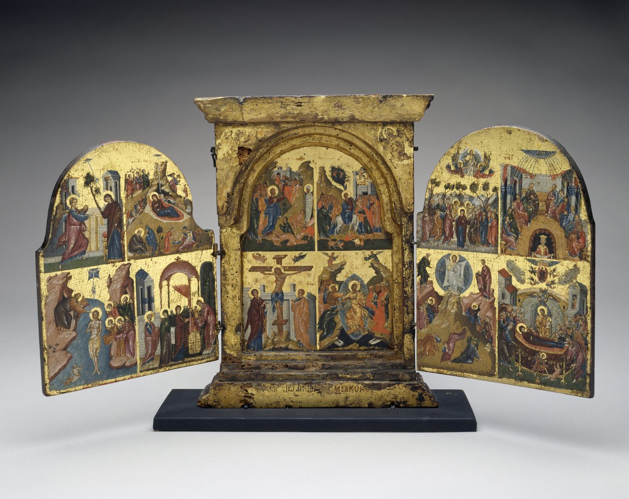 Vzkříšení Lazara; Vjezd do Jeruzaléma; Ukřižování; Sestup Krista do pekla (střední panel), druhá polovina 16. století (tempera s plátkovým zlatem na dřevě) od Greek School