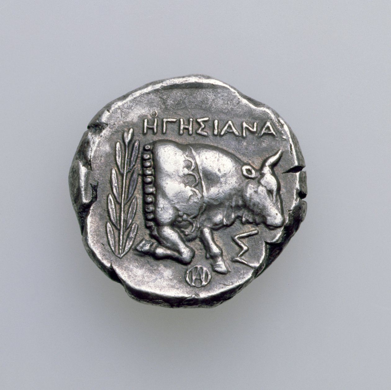 Tetradrachm of Samos, Ionia, zobrazující býka, cca 390 př. n. l. (reverzní) (stříbrná) (avers viz 168076) od Greek School
