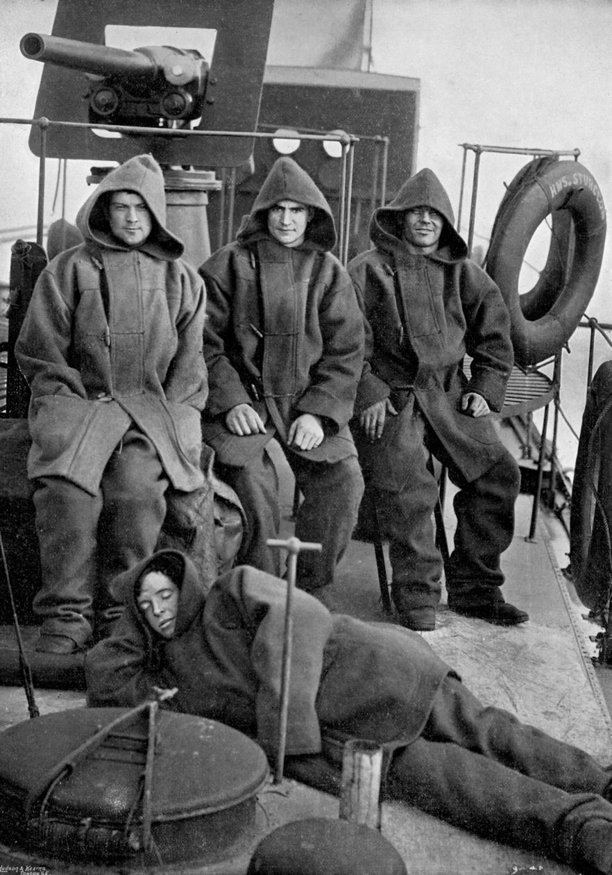Modré bundy torpédoborce torpédových člunů HMS Sturgeon, 1896 od Gregory and Co