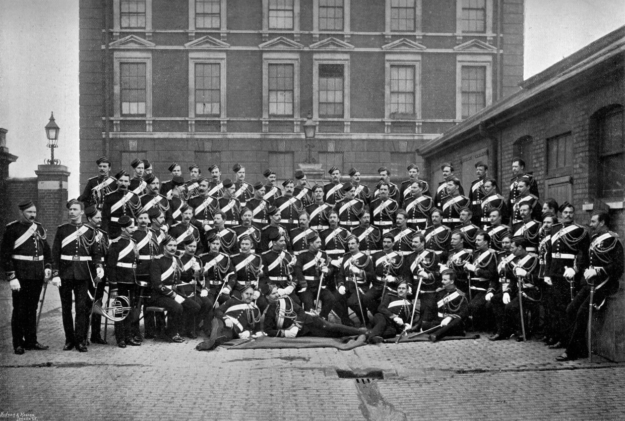Poddůstojníci 1. Life Guards v Knightsbridge Barracks, Londýn, 1896. od Gregory and Co