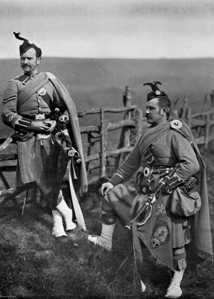 Pipe-Major Reith a desátník-Piper Reith z London Scottish, 1896. od Gregory and Co