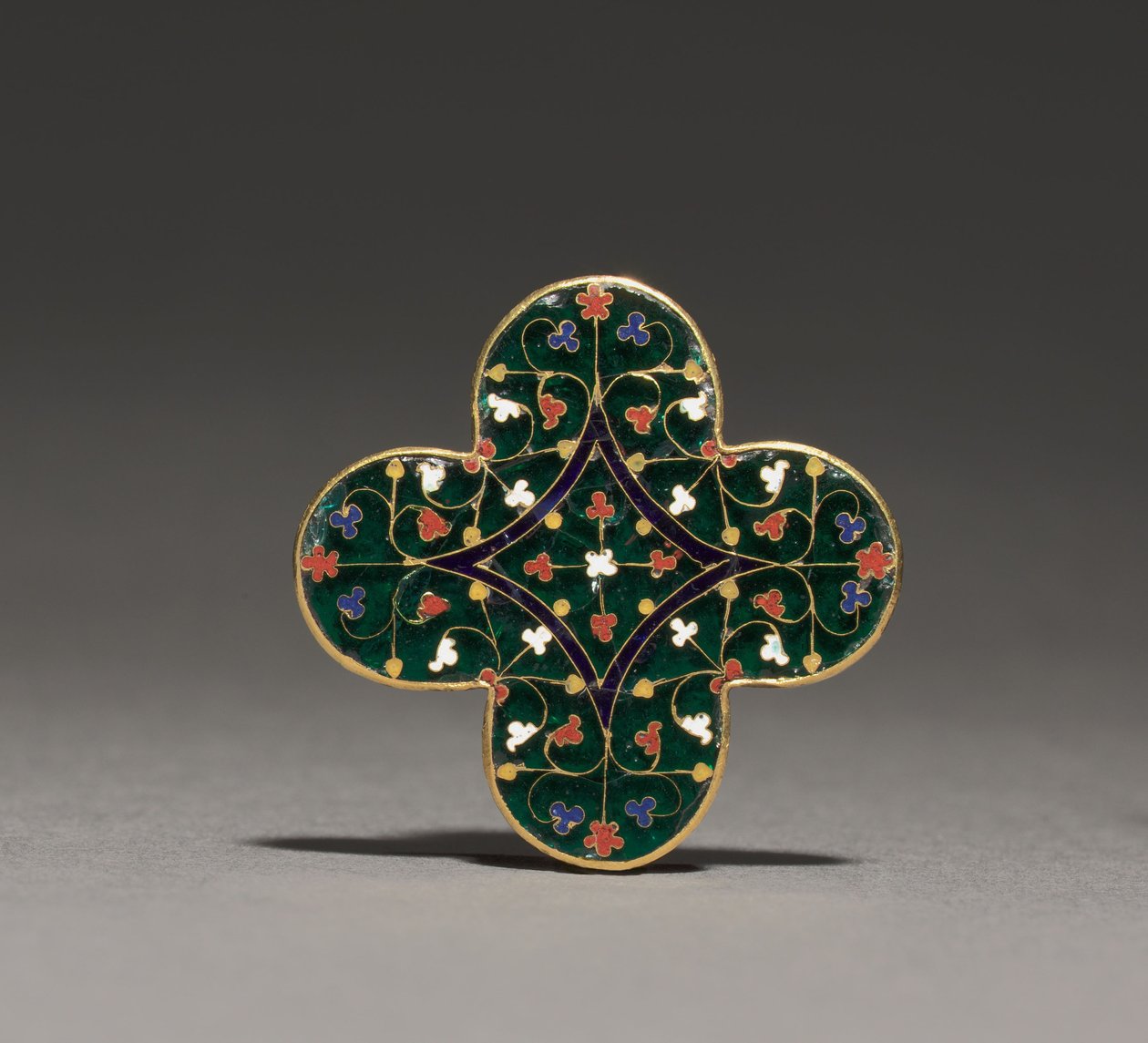 Quatrilobed Plaque, cca 1300-1310 (zlatá, průsvitný smalt) od Guillaume (attr. to) Julien