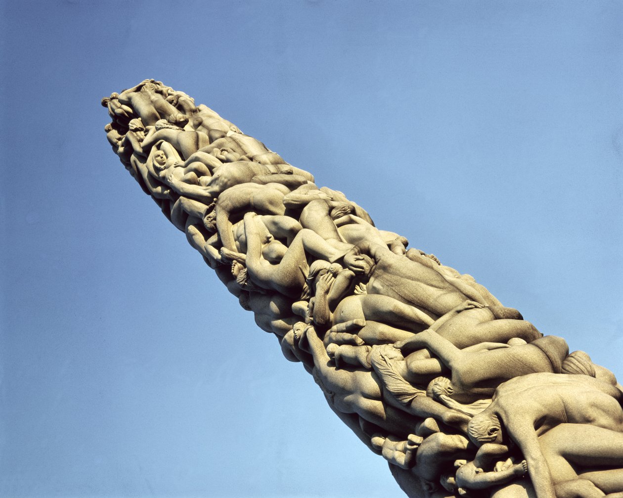 Pohled na monolit, postavený v letech 1929-43 od Gustav Vigeland