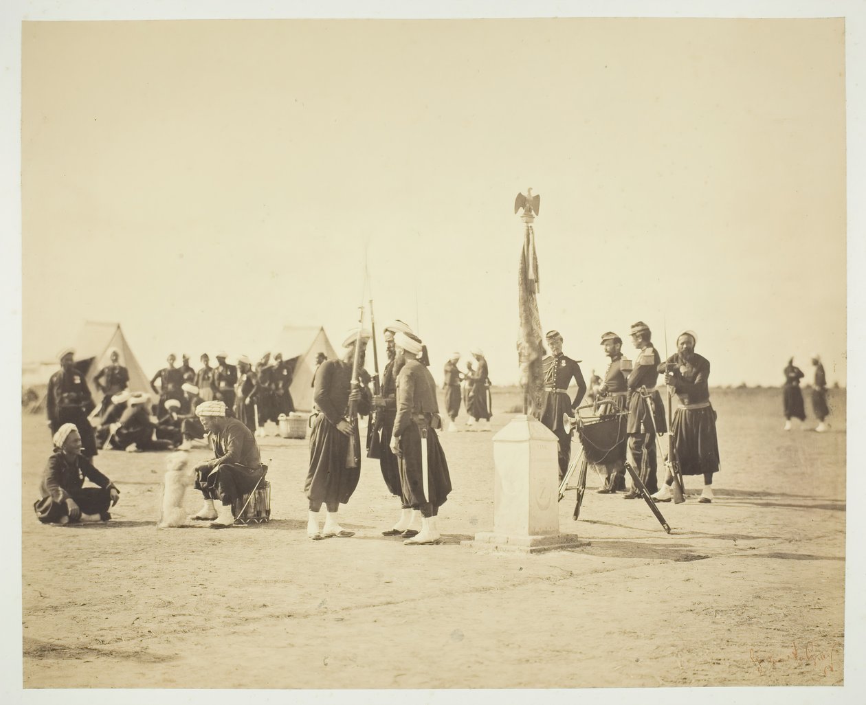 Vztyčená vlajka pluku Zouave, Camp de Châlons, 1857. od Gustave Le Gray