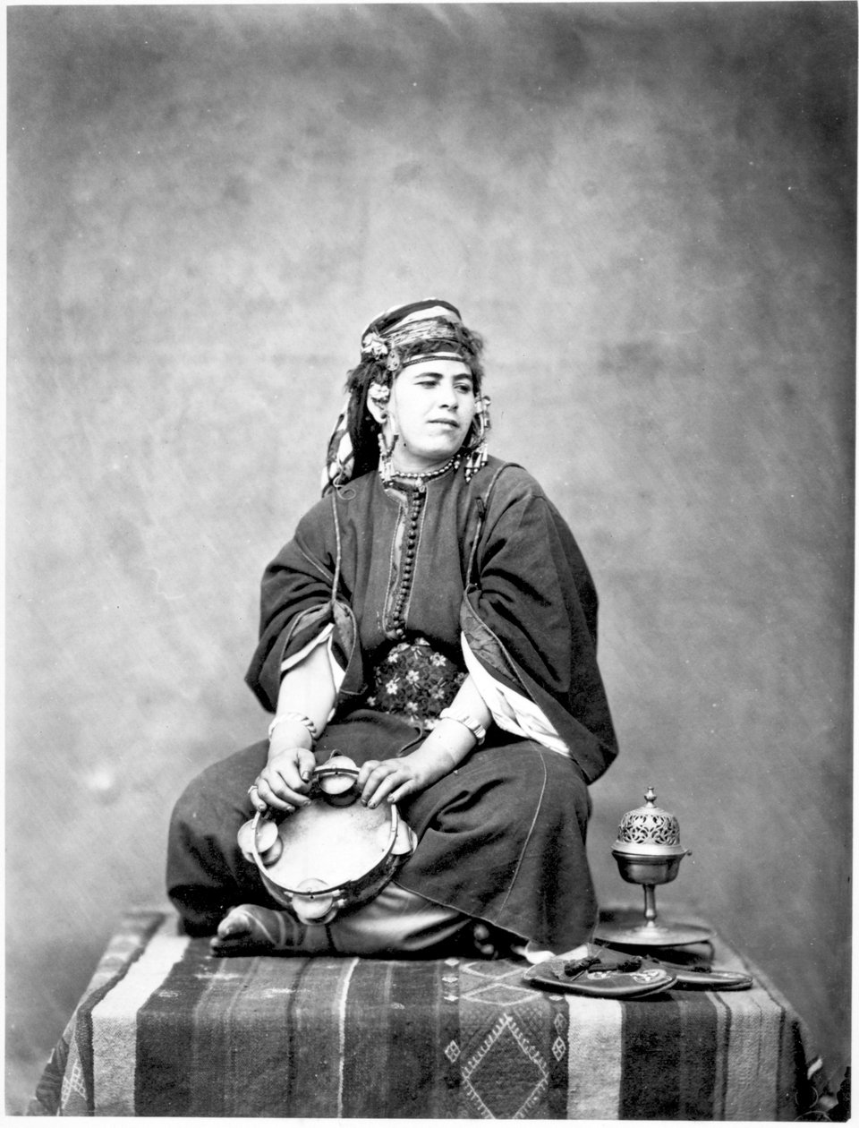 Harem Slave, Alžírsko, 1859 (tisk alba z mokrého kolodiového negativu) od Gustave de Beaucorps
