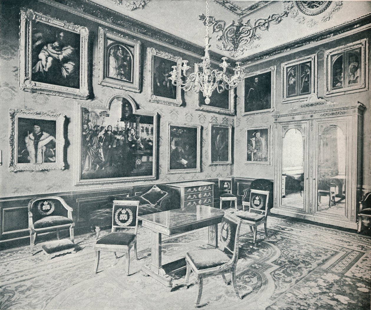 Státní šatna na zámku Windsor, c1899, 1901 od HN King
