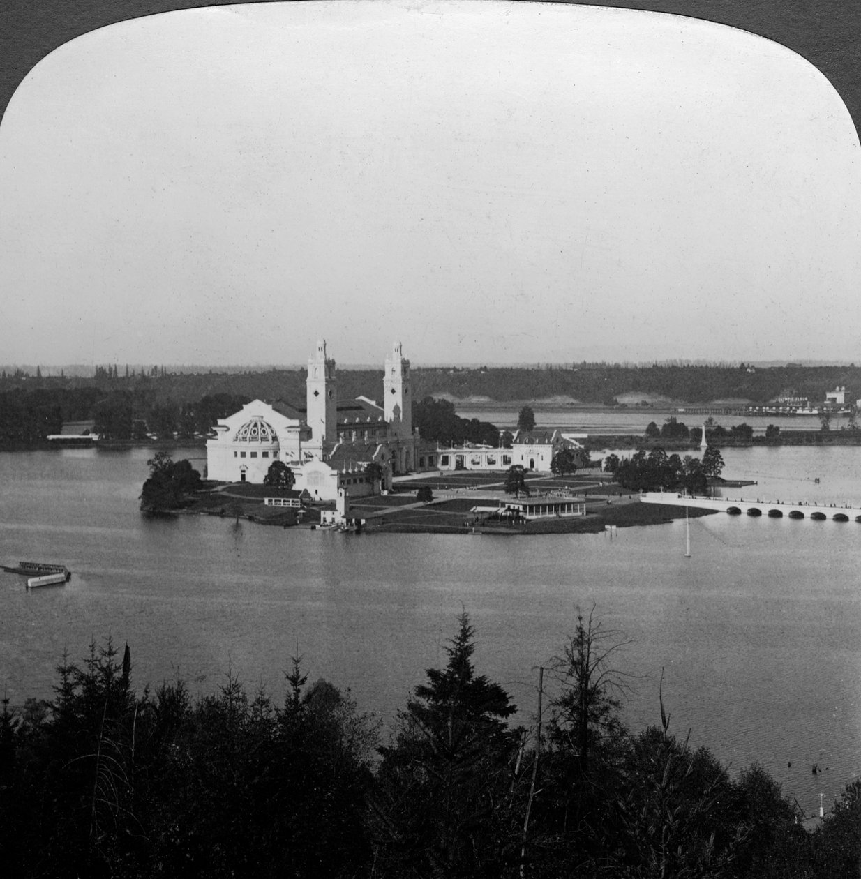 Lewis and Clark Exposition, Government Building, Guilds Lake, Portland, Oregon, USA, 1905. od H. C. White