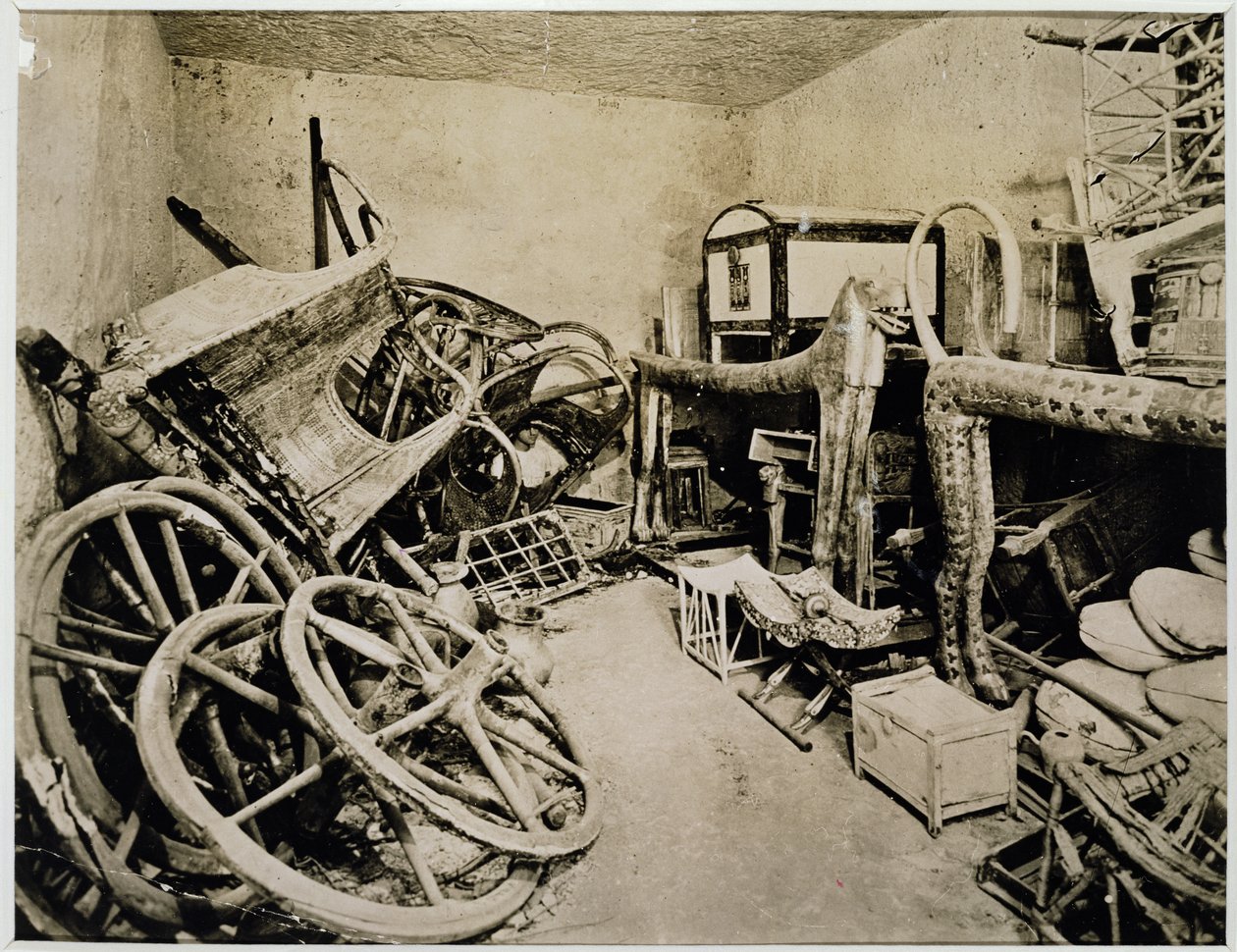 Pohled na předsíň hrobky Tutanchamona při pohledu na jih, Údolí králů, listopad 1922 (želatinový stříbrný tisk) od Harry Burton
