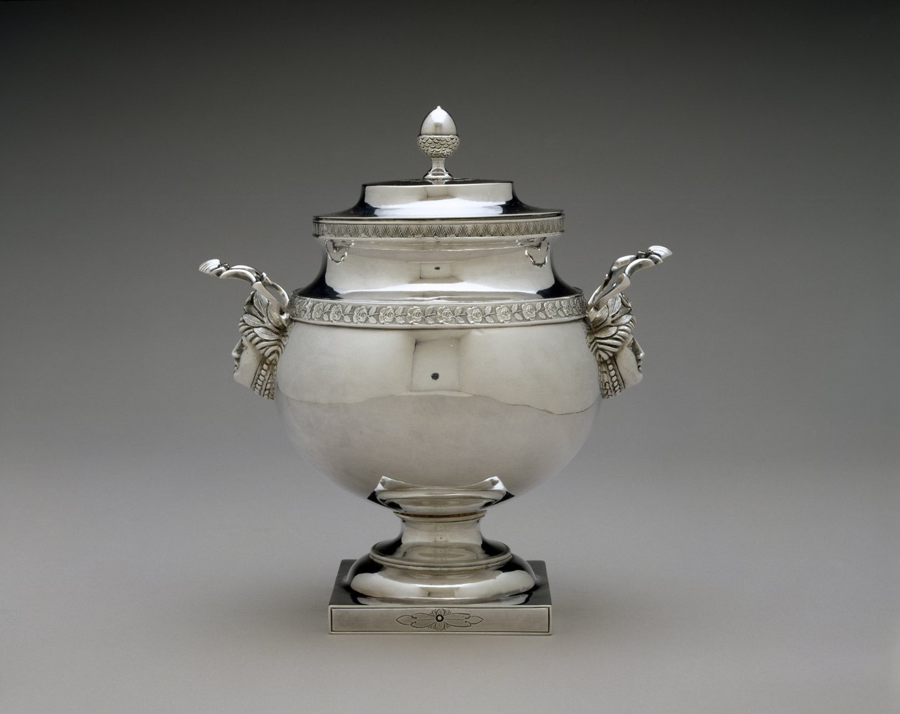 Cukřenka, c. 1810-1835 (stříbro) od Harvey Lewis
