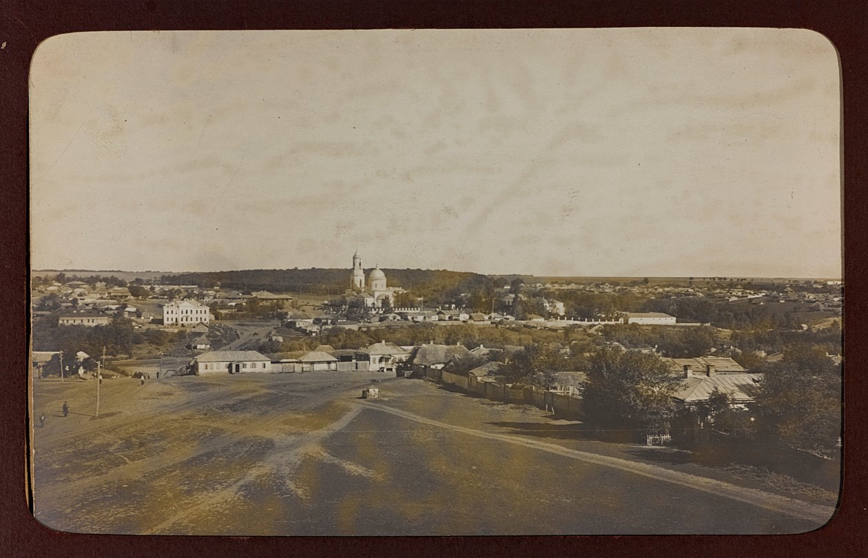 První světová válka: „Ukrajina v letech 1914-1916 během invaze německé armády. Pohled na Rakitnoe (černobílá fotografie) od Heldenfriedhof Dsessentniki (attr. to)
