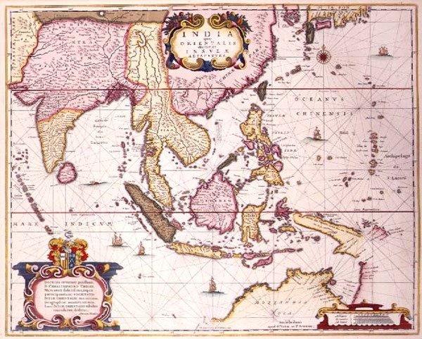 Obecná mapa od Indie po jižní Japonsko a severní Austrálii přes Indonéské souostroví a Filipíny, kolem roku 1700 (barevná rytina) od Hendrik I Hondius