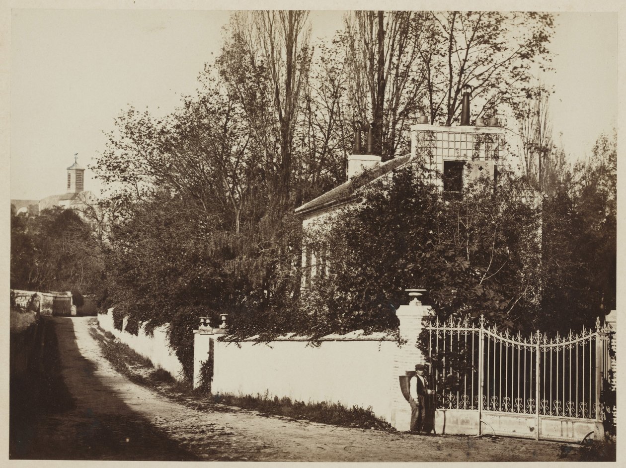 Ulice v Louveciennes, asi 1869 (albumenový tisk ze skleněného negativu) od Henri Bevan