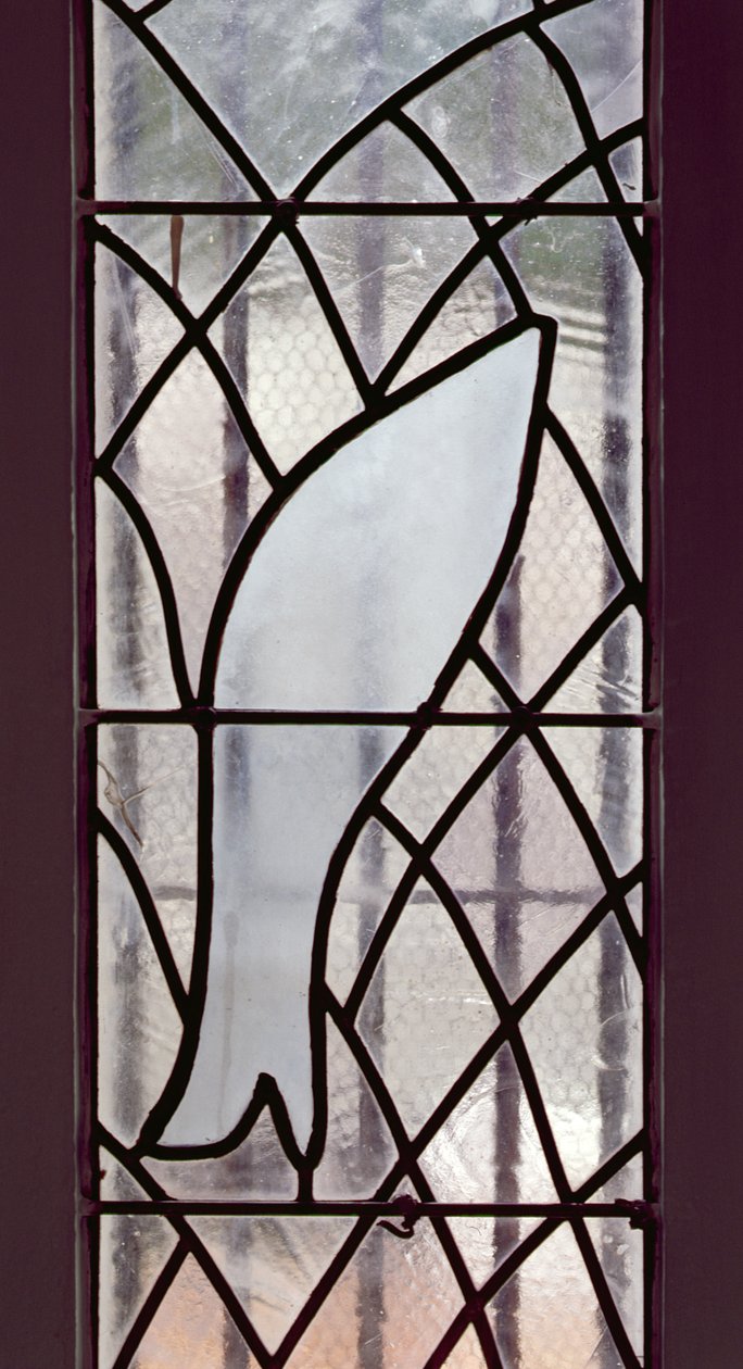Vitráž s vyobrazením ryby chycené do sítě pod hvězdou spásy, ze schodů vedoucích do růžencové kaple. od Henri Matisse