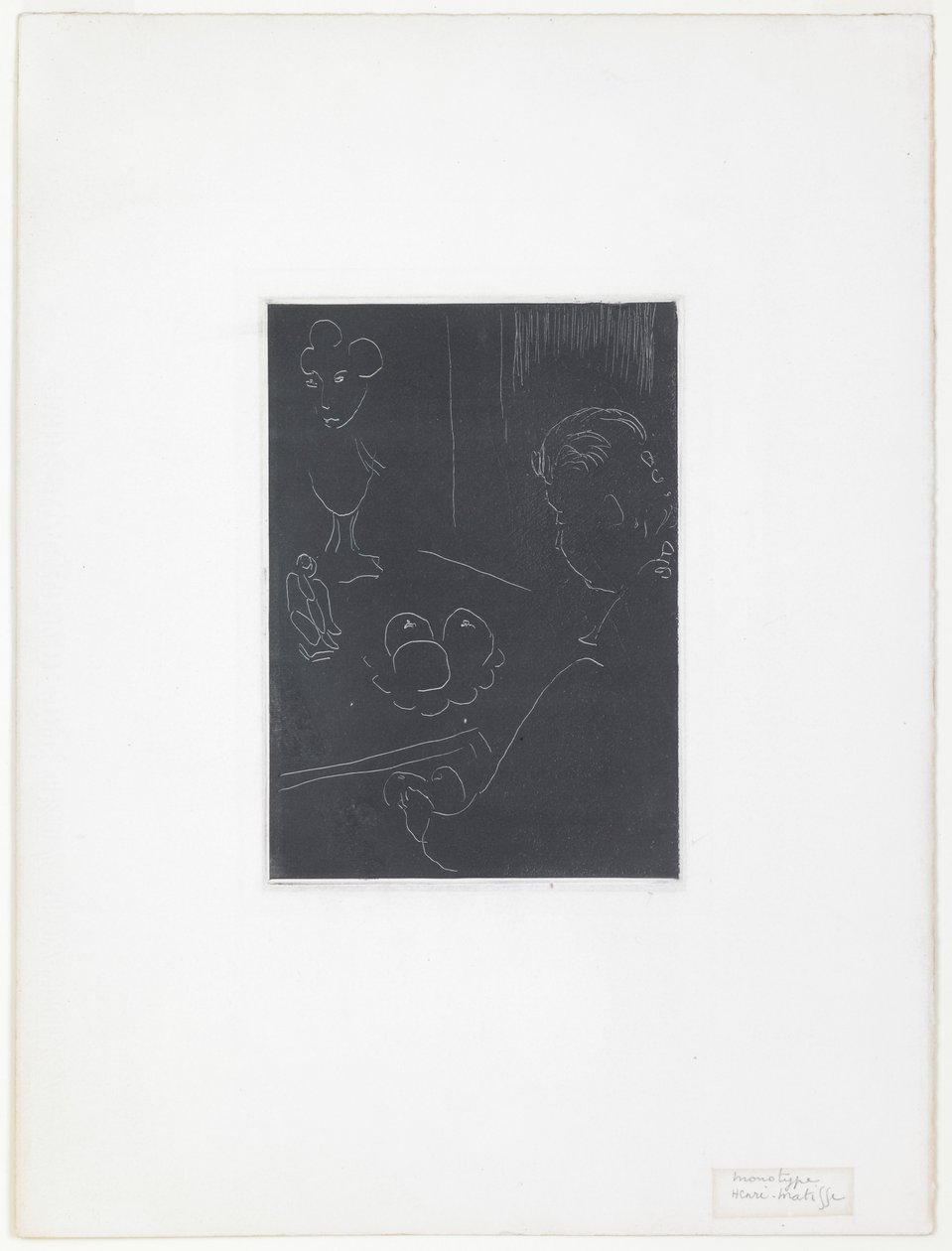 Mladá žena v interiéru s ovocem a sochami od Henri Matisse
