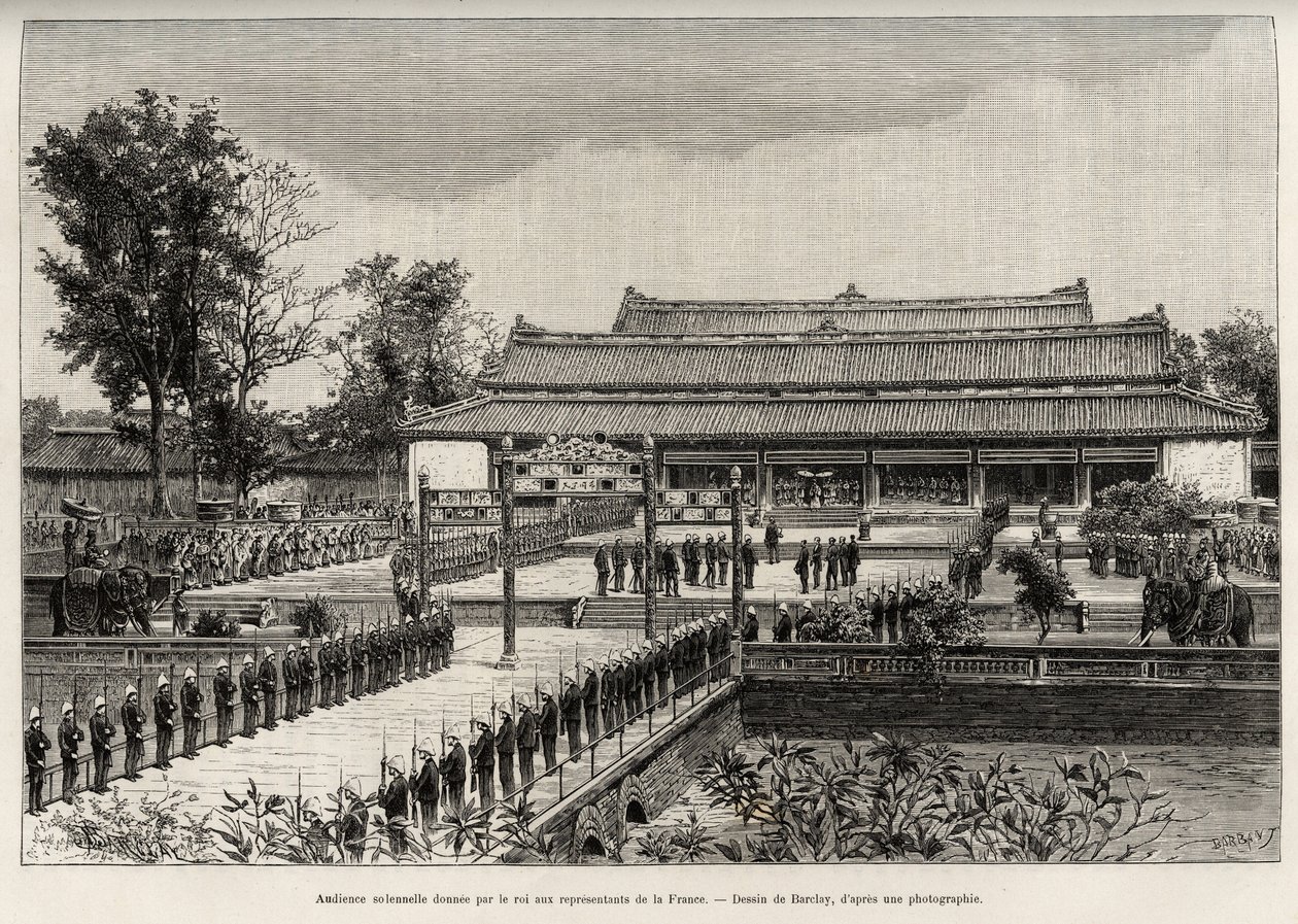 Slavnostní audience, kterou udělil král Dong Khanh (1864-1889) císař Annam zástupcům Francie v císařském městě Hue (Vietnam). Rytina od Thiriata pro ilustraci příběhu „“ Trente mois au Tonkin““ od Dr. Charlese Edouarda Hocquarda (1853-191 od Henri Thiriat