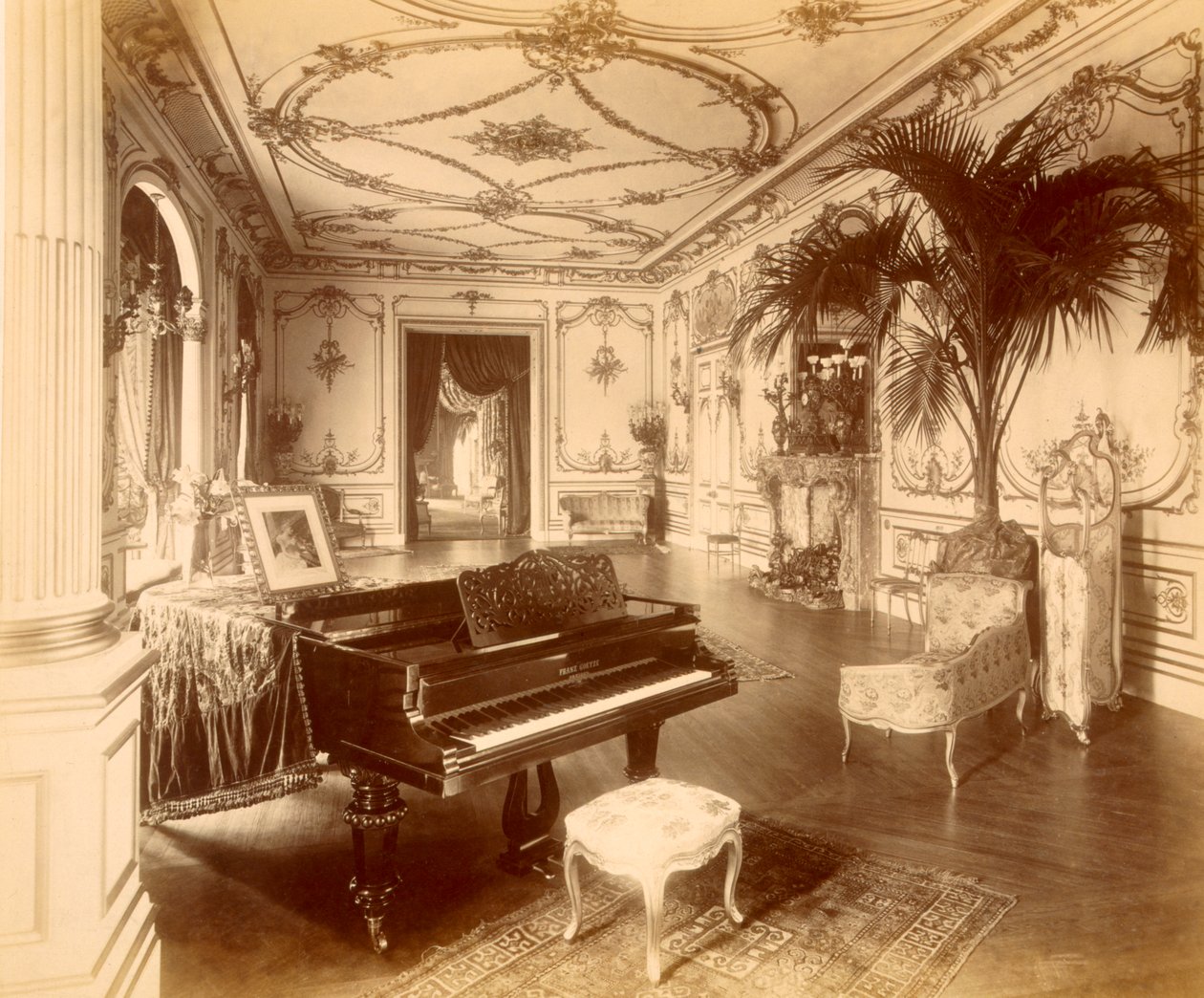 Ballroom na 17 Grosvenor Place, Londýn od Henry Bedford Lemere