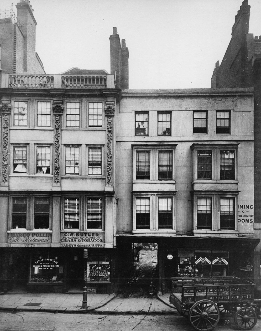 Aldgate, pozůstatky starého Saracen