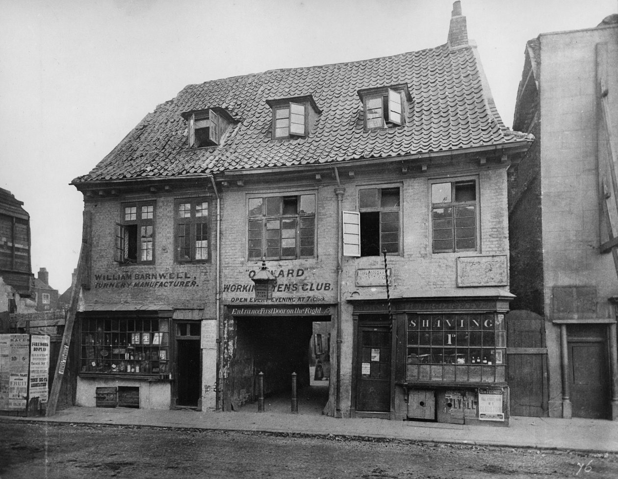 Old House, Palace Yard, Lambeth, c.1883 od Henry Dixon