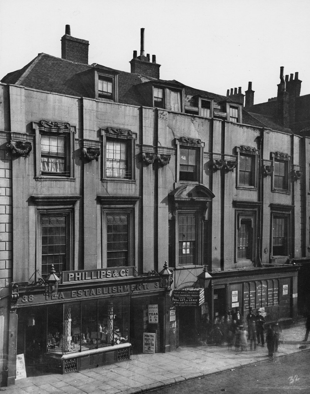 Shaftesbury House, Aldersgate Street, kolem roku 1880 od Henry Dixon