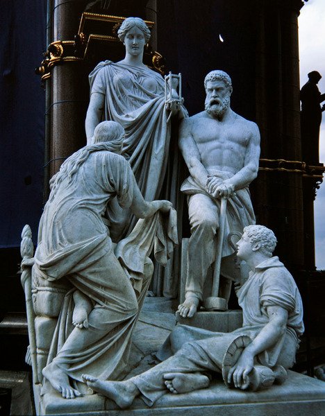 Výroby, sochařská skupina z Albertova památníku, dokončena v roce 1876 (žula) od Henry Weekes