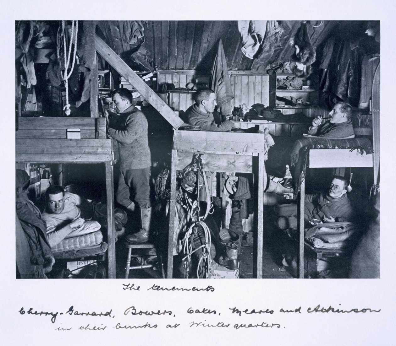 The Tenements, Winter Quarters, z „Scottovy poslední expedice“ od Herbert Ponting