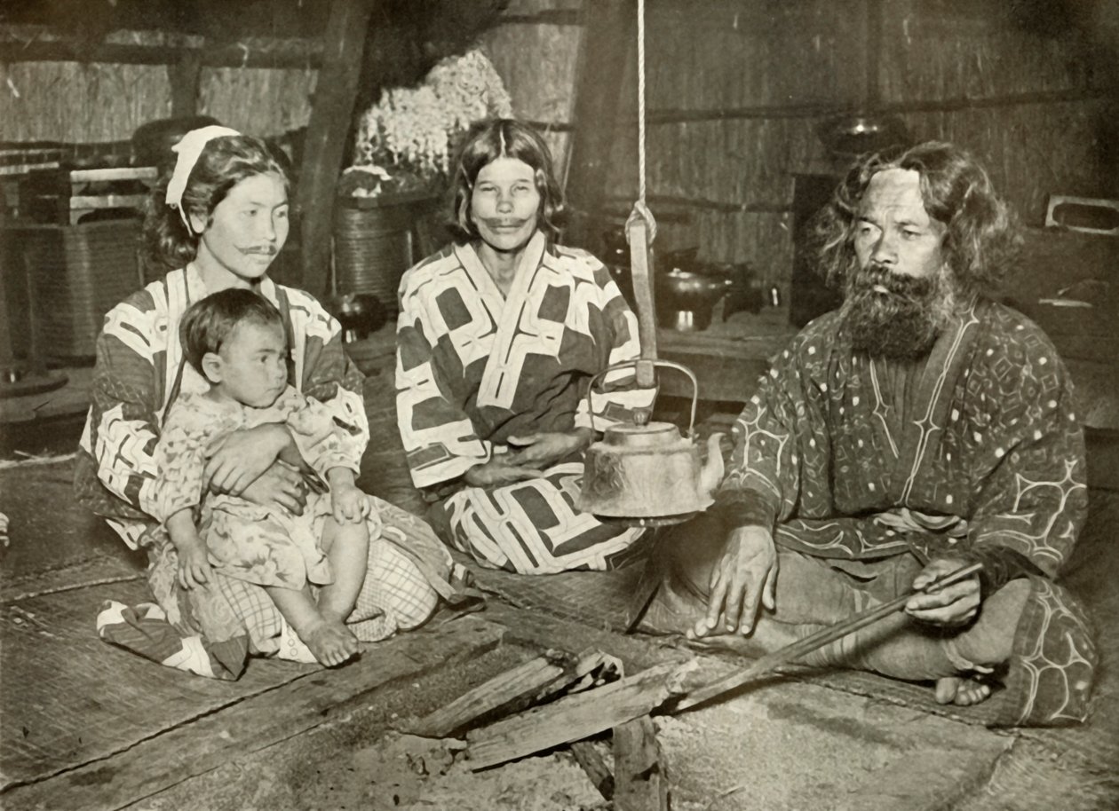 Ainu Man and Women at Home, 1910. od Herbert Ponting