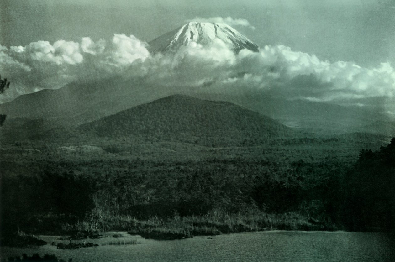 Fuji při východu slunce, 1910. od Herbert Ponting