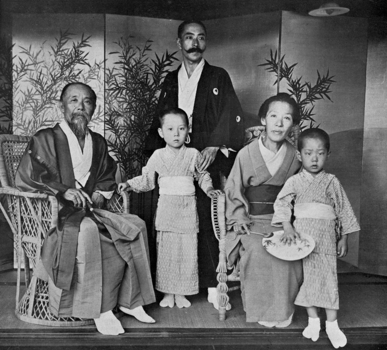Princ a princezna Ito z Japonska a jejich rodina, 1909. od Herbert Ponting