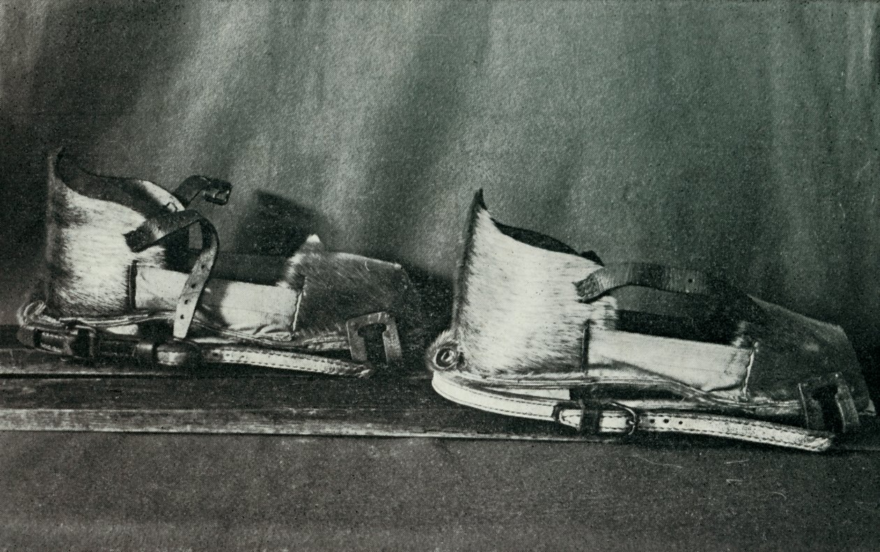 Lyžařské boty pro použití s Finnesko, c19101913, 1913 od Herbert Ponting